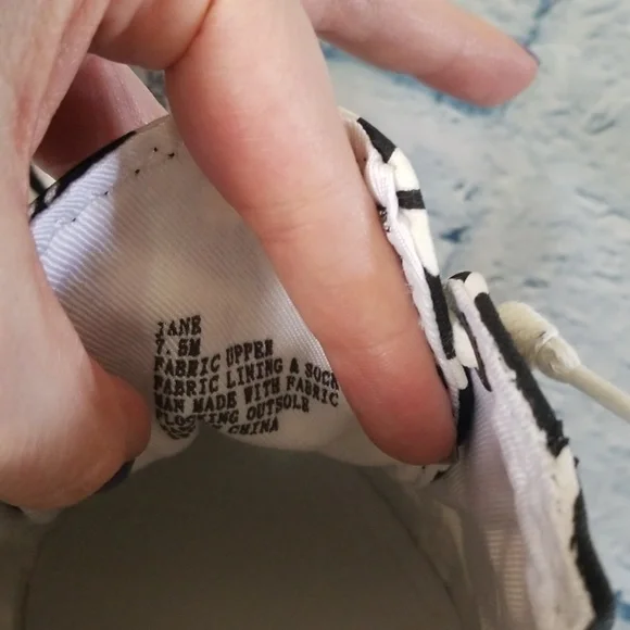 NWT Steve Madden Lace Up Elastic Back Jane Shoes - Picture 6 of 6